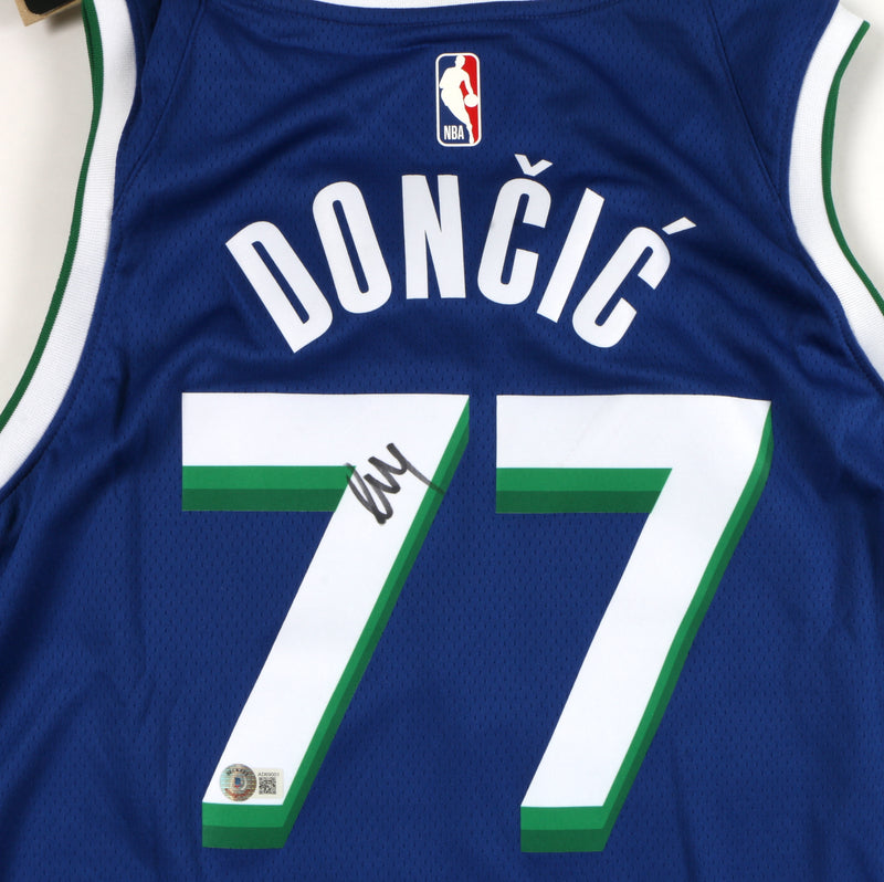 Luka Doncic Signed Dallas Mavericks Nike Swingman Navy Blue NBA Jersey