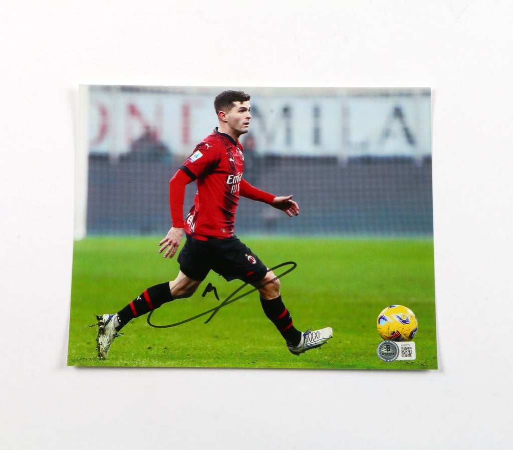 Christian Pulisic Signed Photo AC Milan 8x10 - Beckett COA