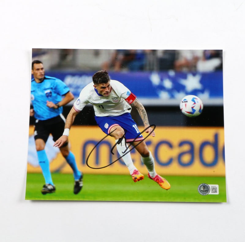 Christian Pulisic Signed Photograph 8x10 - Beckett COA