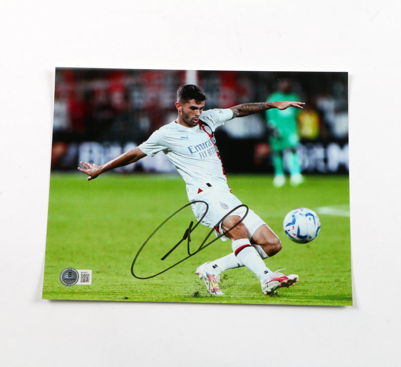 Christian Pulisic Signed Photograph 8x10 - Beckett COA