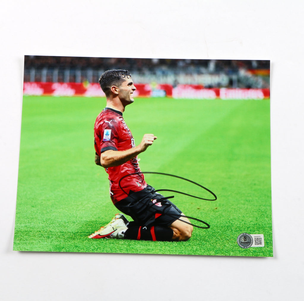 Christian Pulisic Signed Photograph 8x10 - Beckett COA