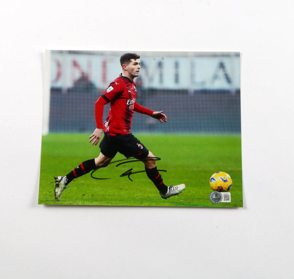 Christian Pulisic Signed Photograph 8x10 - Beckett COA