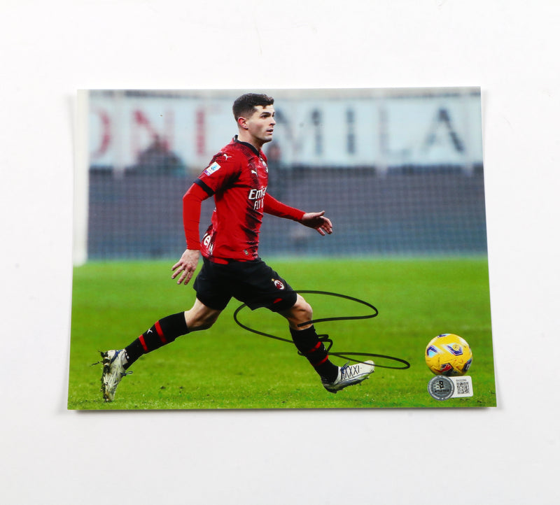 Christian Pulisic Signed Photograph 8x10 - Beckett COA