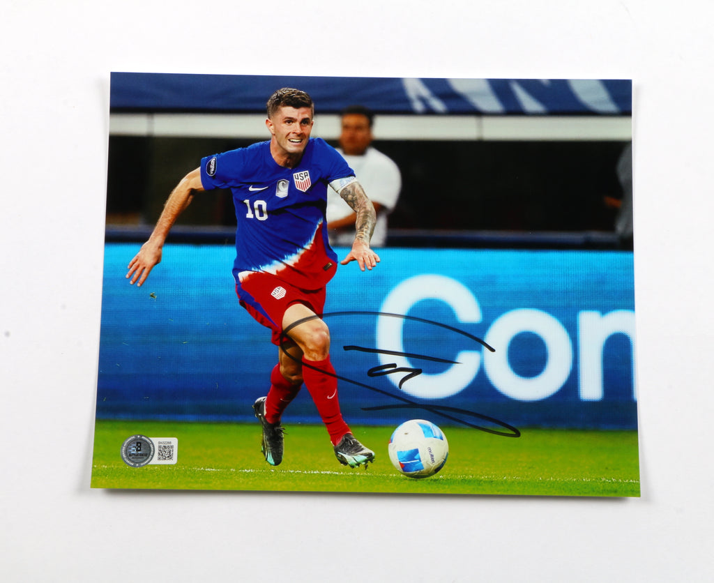 Christian Pulisic Signed Photograph 8x10 - Beckett COA