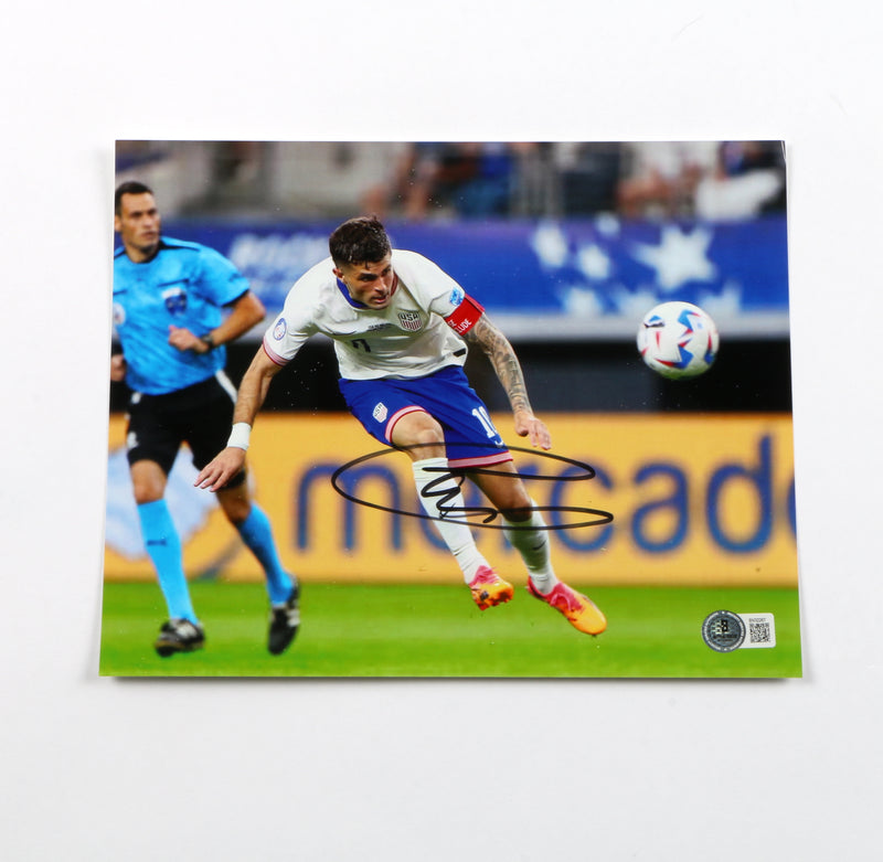 Christian Pulisic Signed Photograph 8x10 - Beckett COA