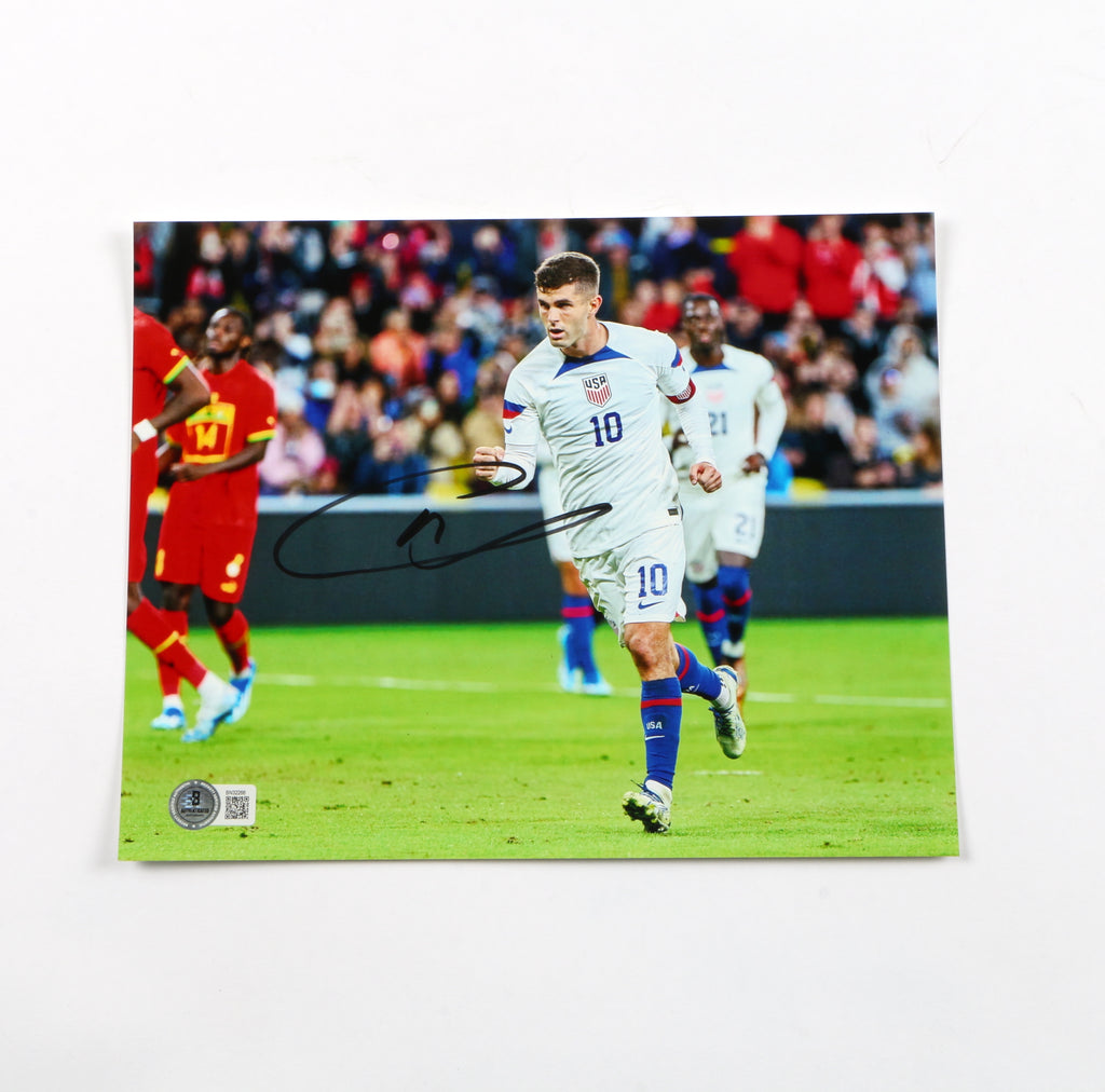 Christian Pulisic Signed Photograph 8x10 - Beckett COA