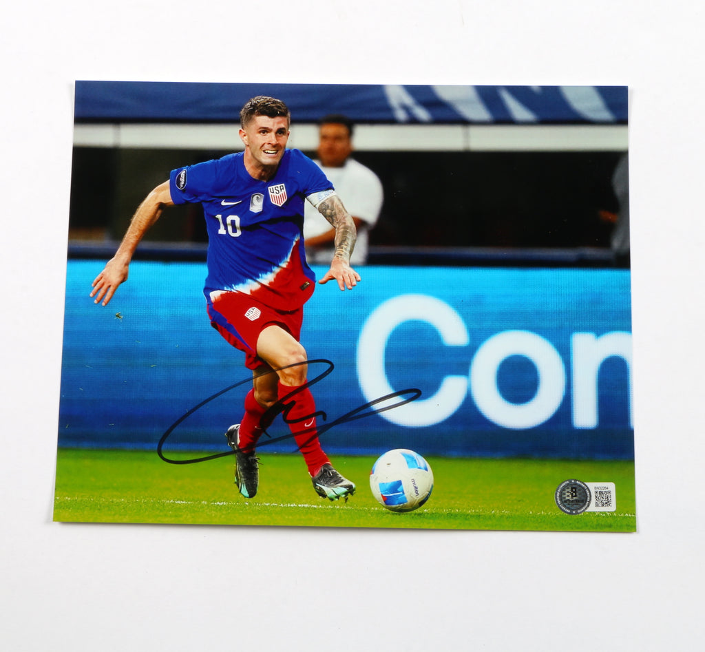 Christian Pulisic Signed Photograph 8x10 - Beckett COA