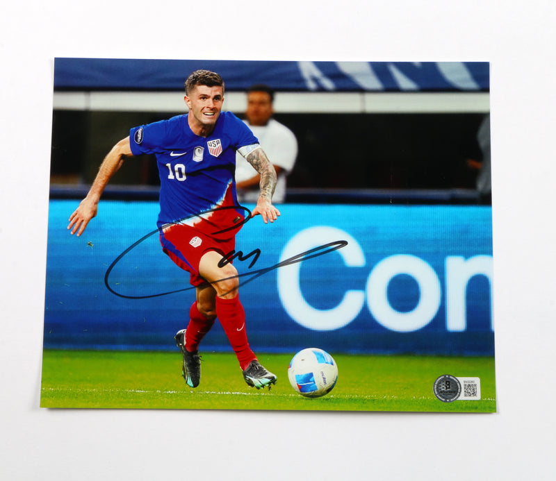 Christian Pulisic Signed Photograph 8x10 - Beckett COA